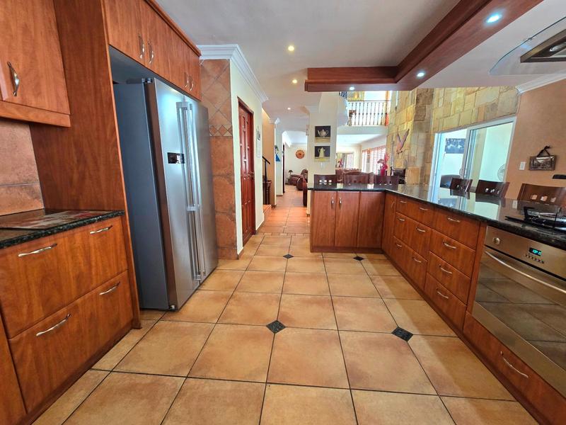 5 Bedroom Property for Sale in Golden Mile Western Cape